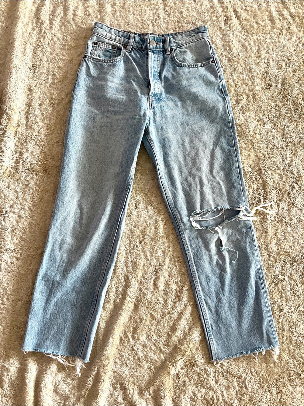 ZARA Woman's Lightwash Distressed Hidden Button Fly Straight Leg Jeans Size 4